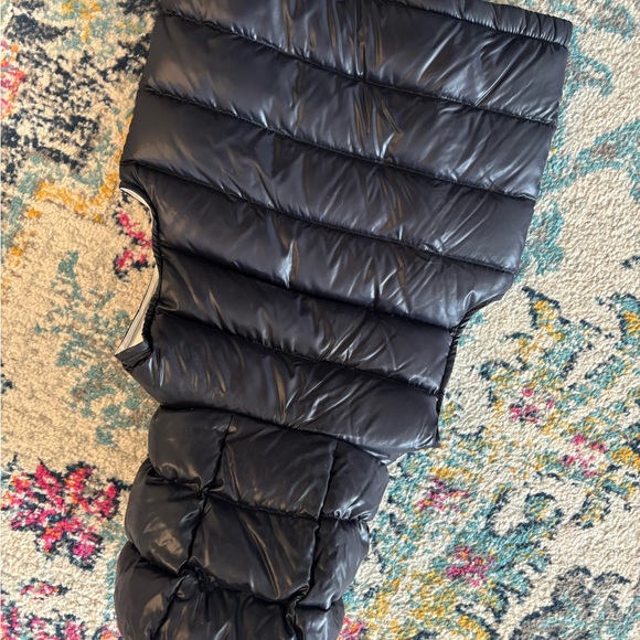 Moncler vest - Picture 7 of 8
